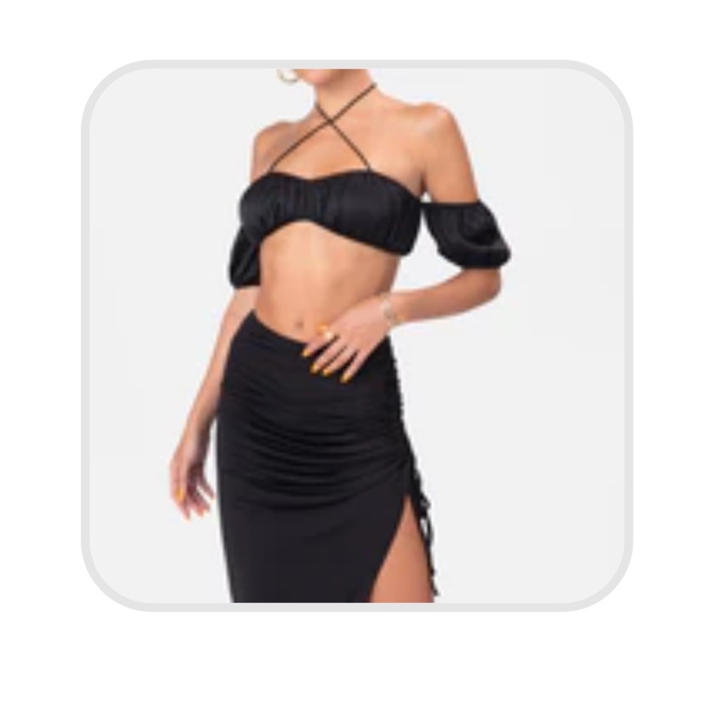Adika TENESSEE OFF-SHOULDER CROP TOP